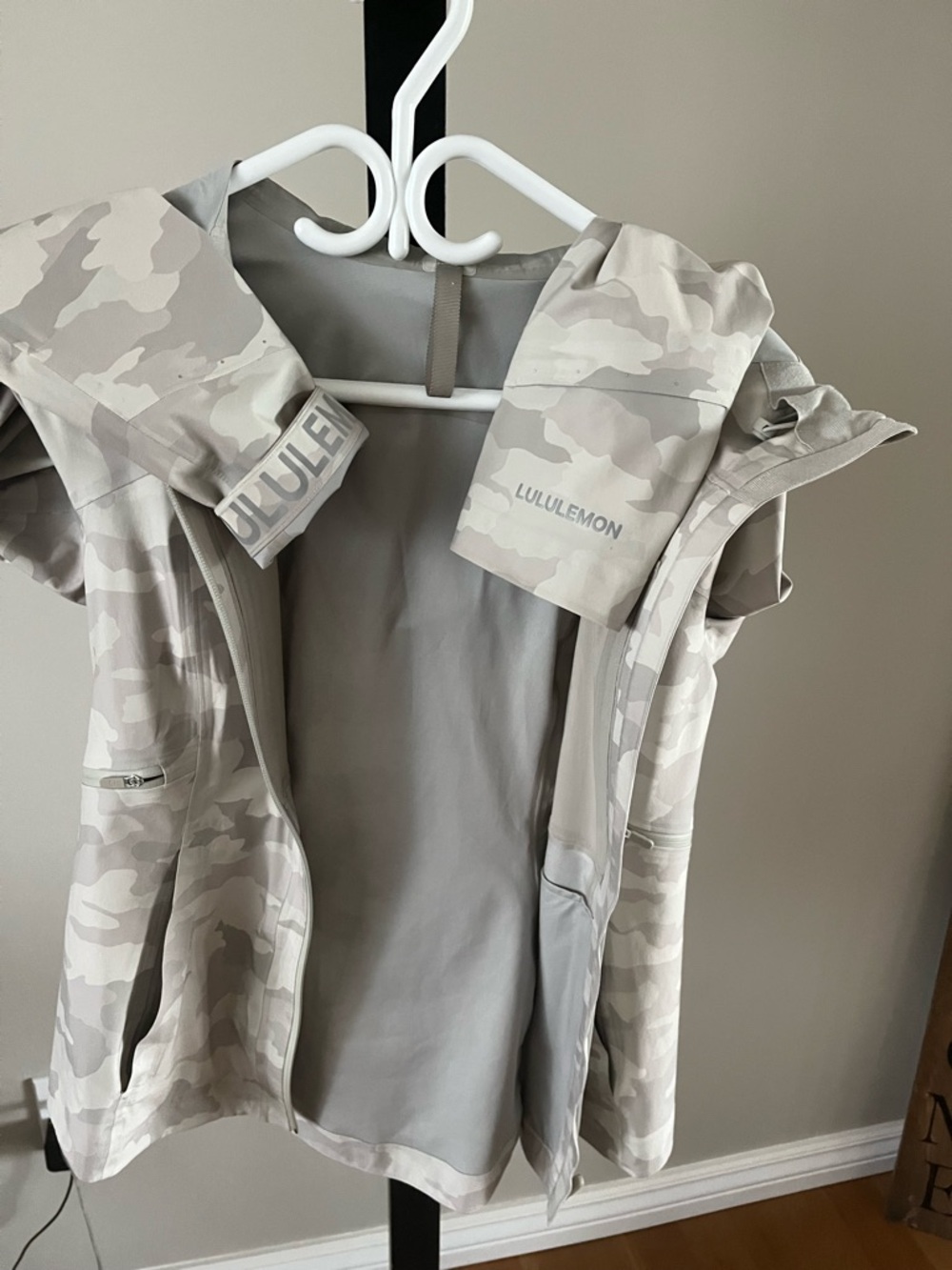 Lululemon Break A Trail Light Gray Camo Hooded Shell - Picture 6 of 7